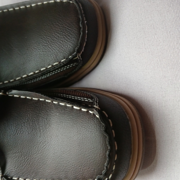 Tan Boat Shoes with Moccasin Stitching and Flat Sole NWOT - Picture 8 of 11